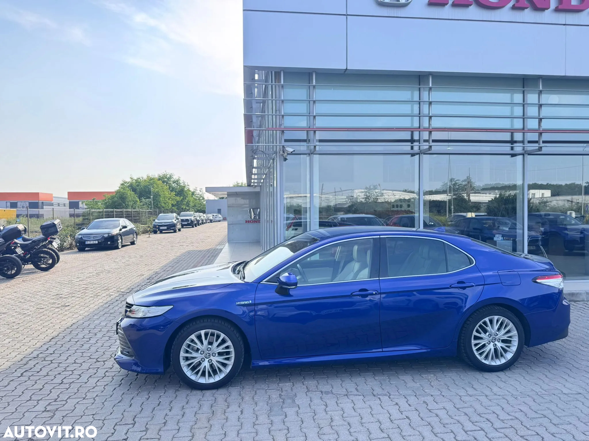 Toyota Camry 2.5 Hybrid Exclusive - 3