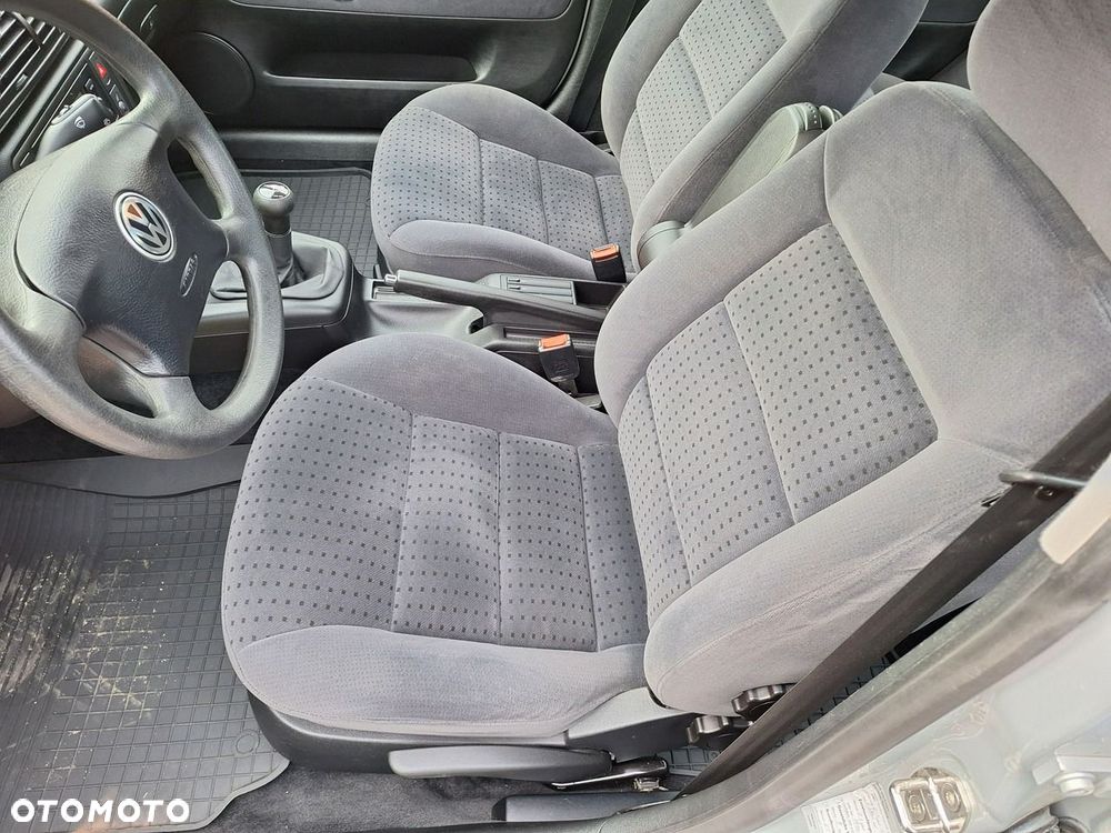 Volkswagen Passat - 15