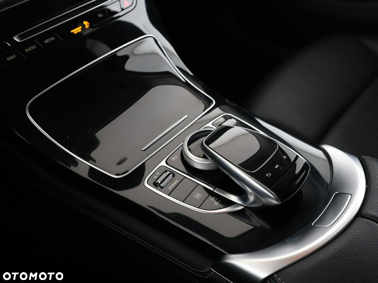 Mercedes-Benz GLC 350 e 4Matic 7G-TRONIC AMG Line - 28