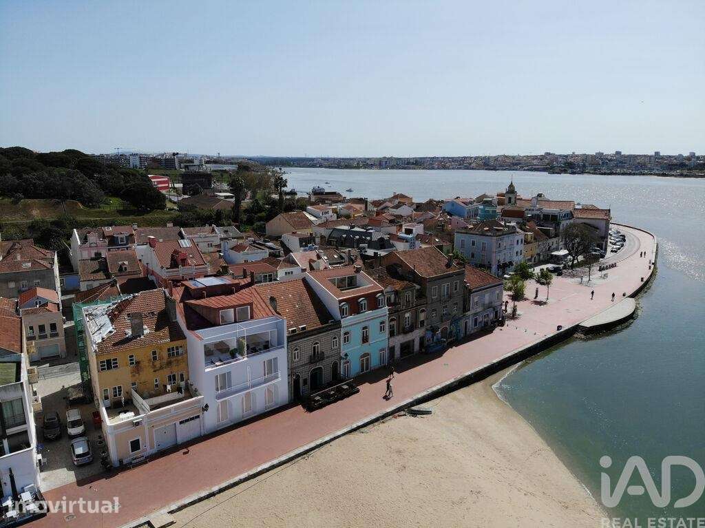 Prédio em Seixal, Arrentela e Aldeia de Paio Pires - Grande imagem: 2/22