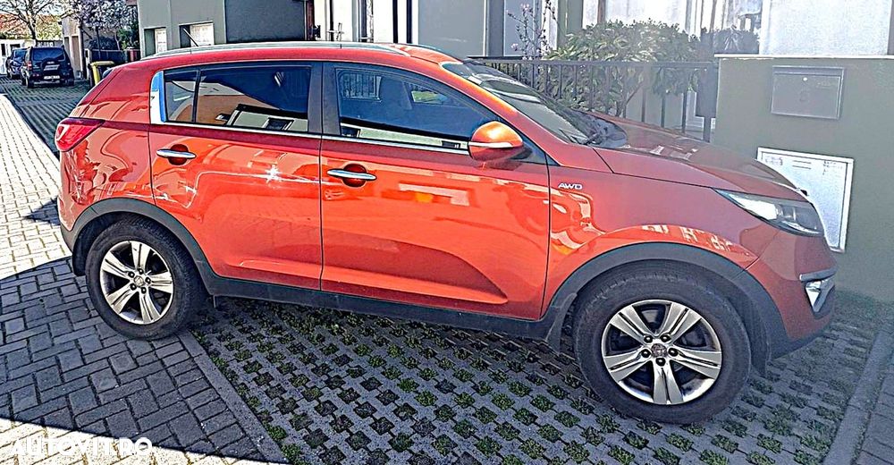 Kia Sportage 2.0 DSL MT 4x4 PREMIUM - 9
