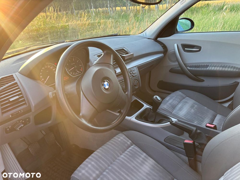 BMW Seria 1 - 22