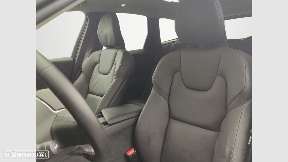 Volvo XC 60 2.0 T6 PHEV Ultra Dark AWD - 11