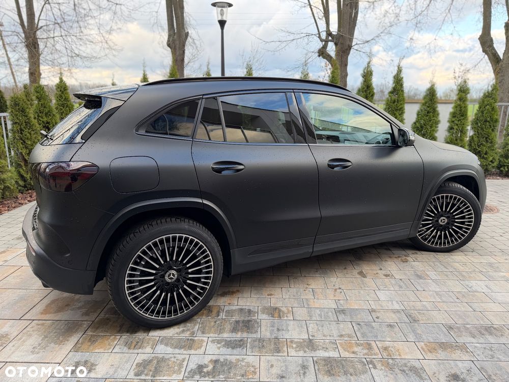 Mercedes-Benz EQA 300 66.5kWh 4-Matic AMG Line - 11
