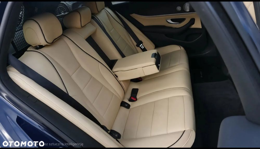 Mercedes-Benz Klasa E 200 9G-TRONIC - 11