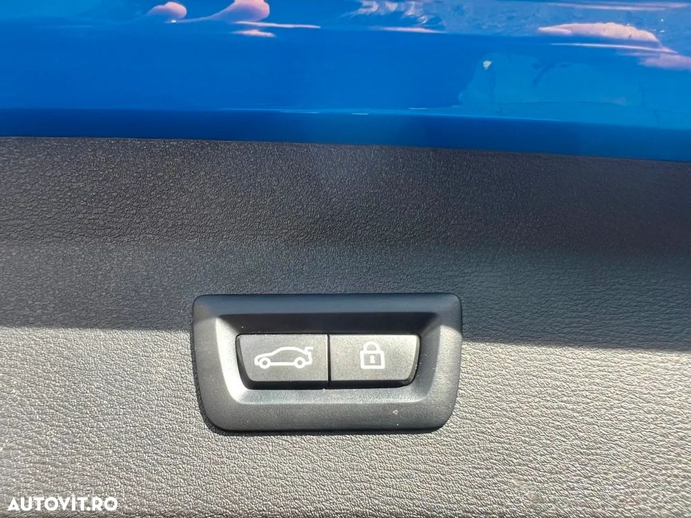 BMW X1 xDrive20i AT - 40