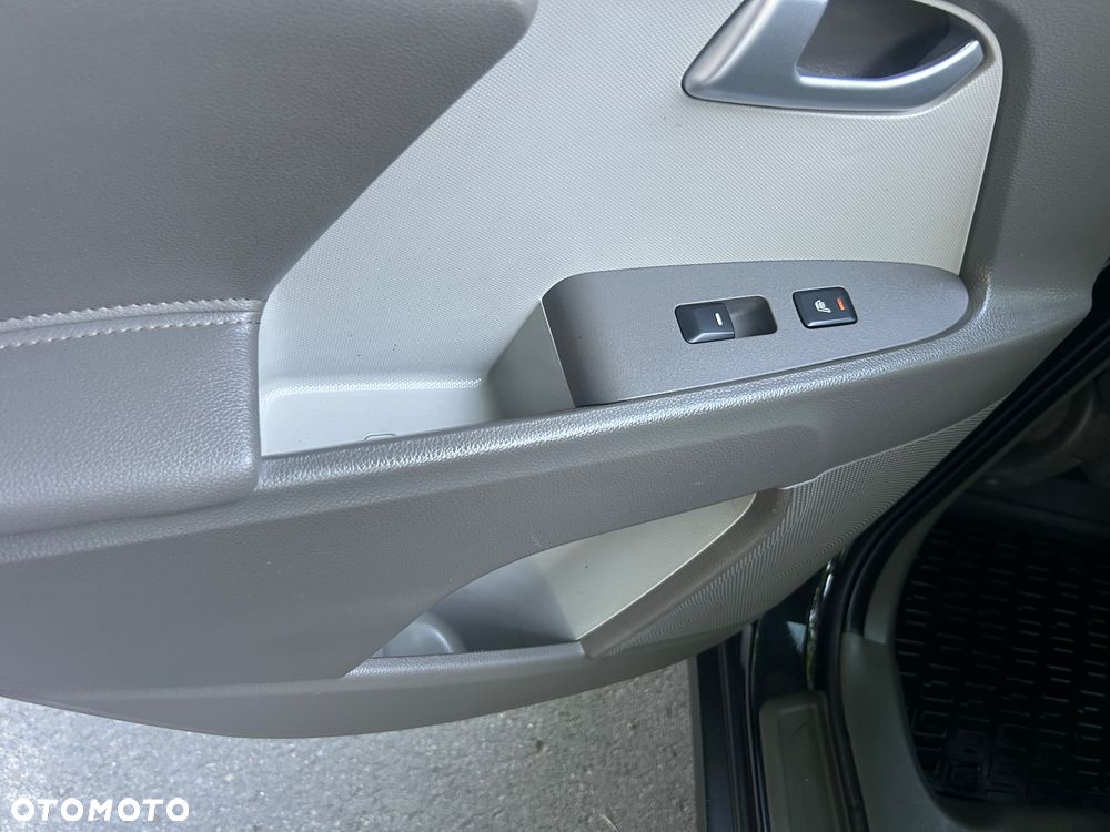 Kia Sportage 1.7 CRDI 2WD Attract - 12