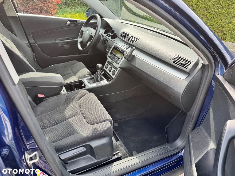 Volkswagen Passat - 26