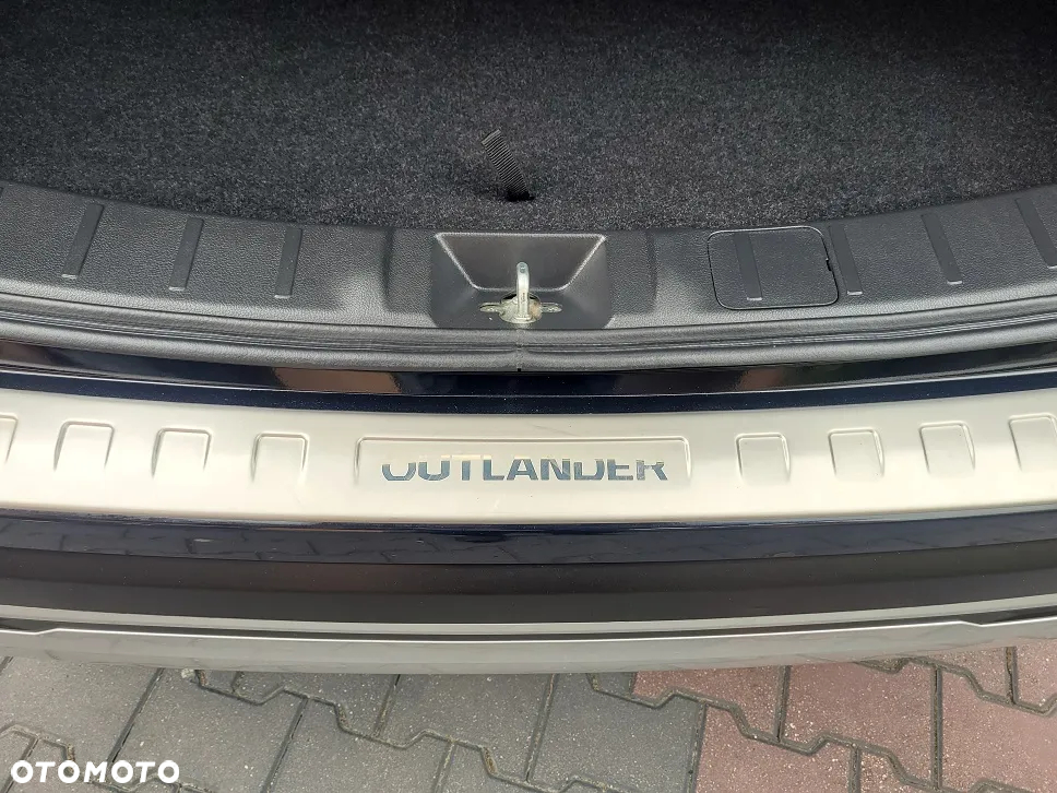 Mitsubishi Outlander 2.0 Intense 2WD CVT - 13