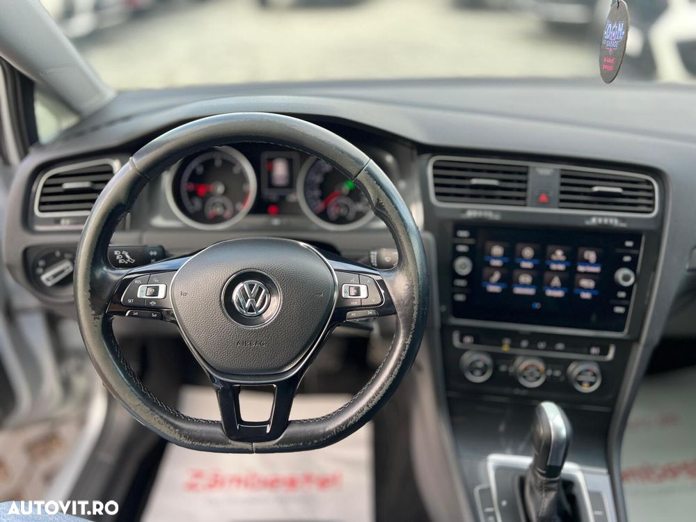 Volkswagen Golf - 14