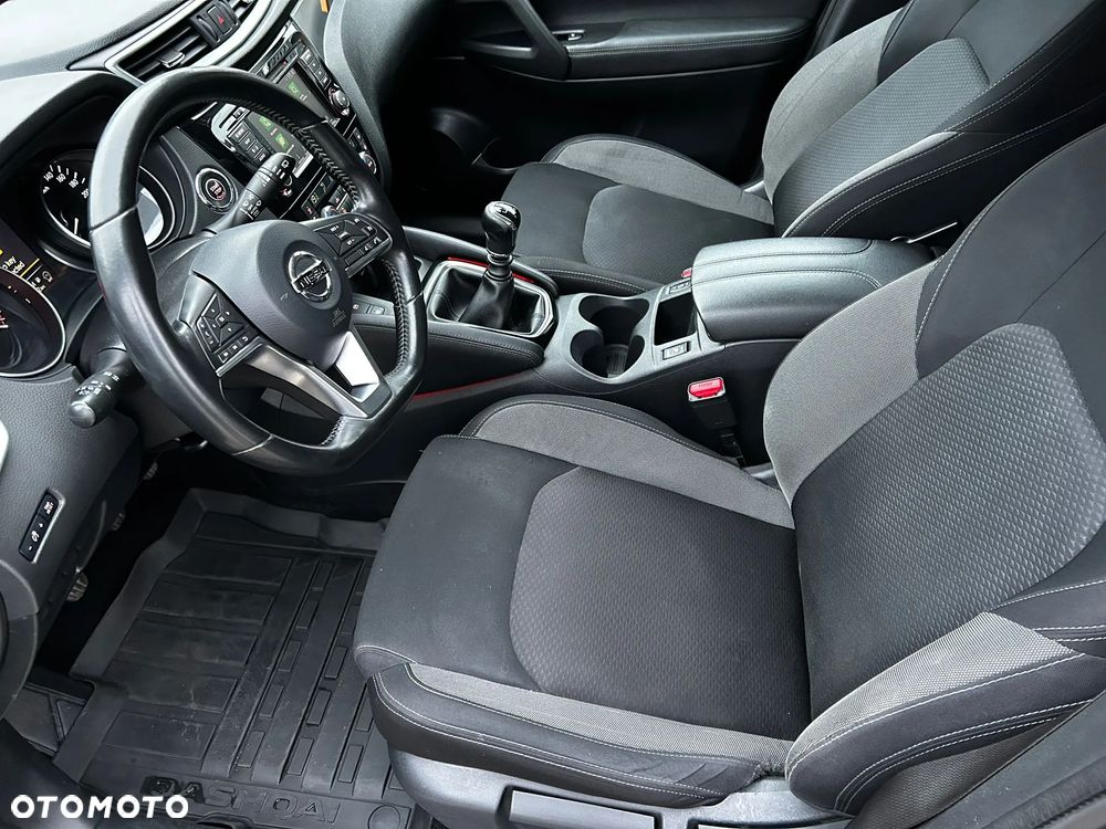 Nissan Qashqai 1.3 DIG-T TEKNA - 14