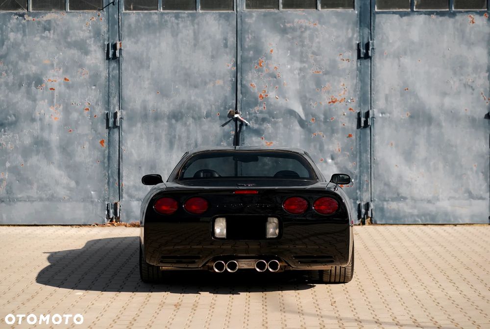 Chevrolet Corvette - 7