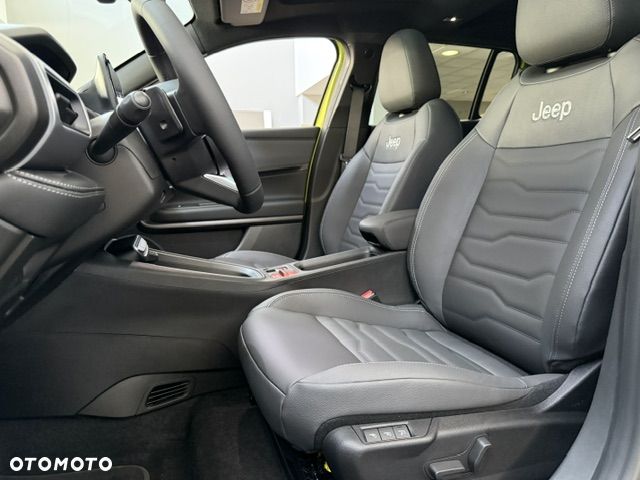 Jeep Avenger 1.2 T3 mHEV Summit FWD eDCT6 - 10
