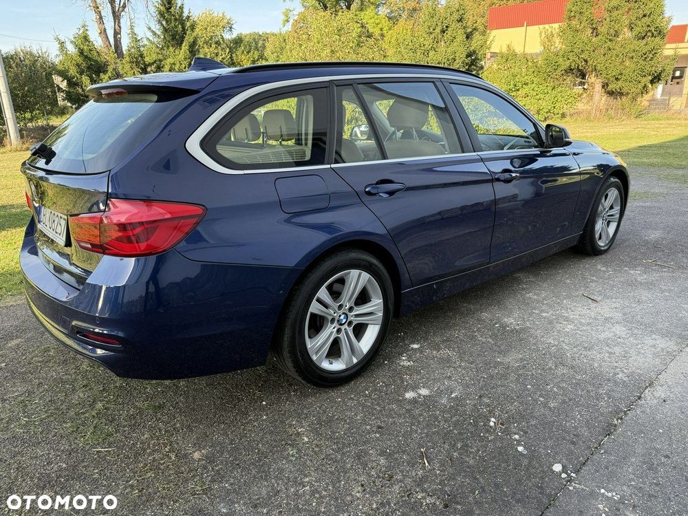 BMW Seria 3 320i Luxury Line - 18