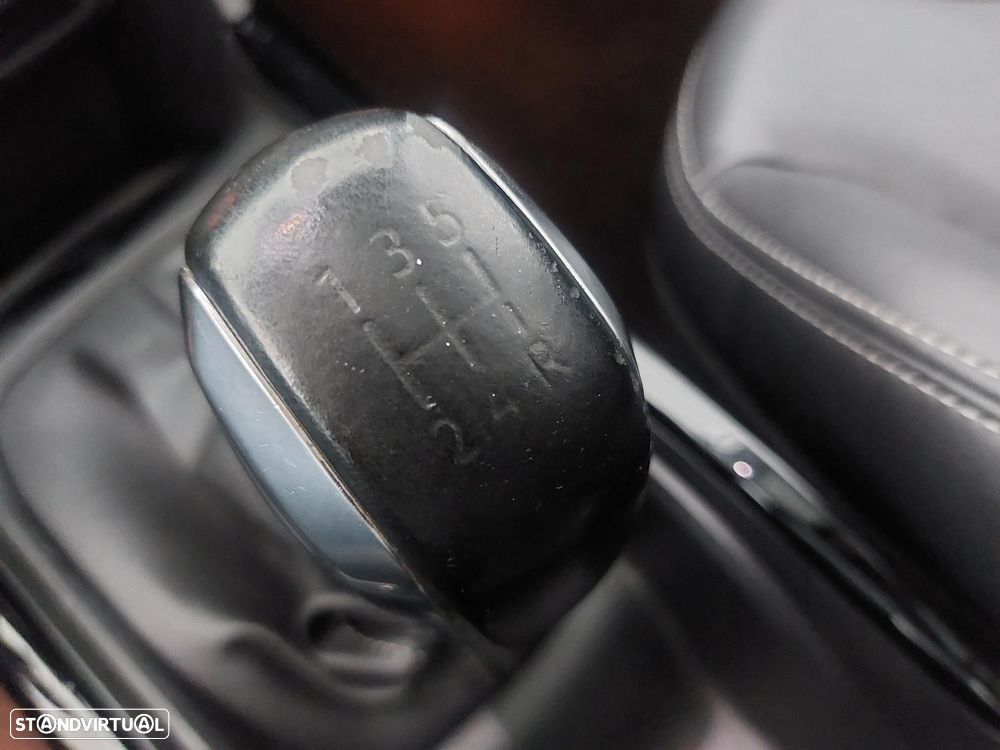 Peugeot 2008 1.2 PureTech Allure - 44