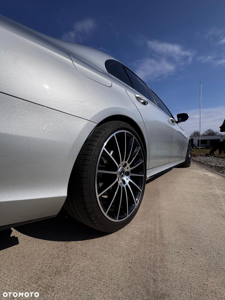 Mercedes-Benz Klasa E 220 d 4-Matic 9G-TRONIC - 11