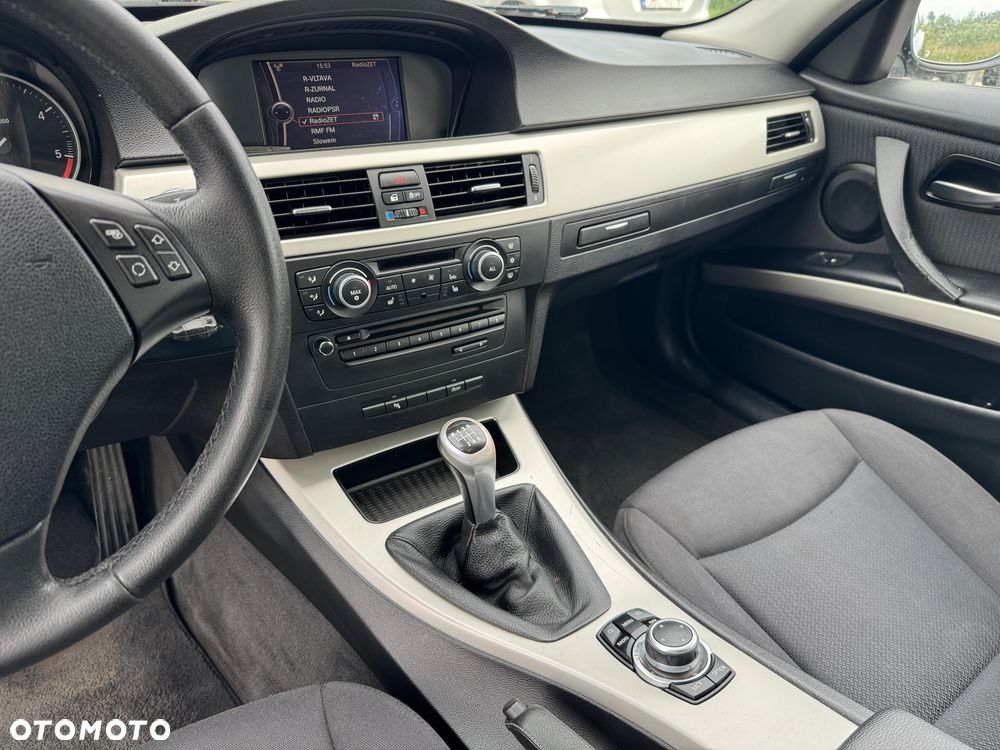 BMW Seria 3 318d - 22