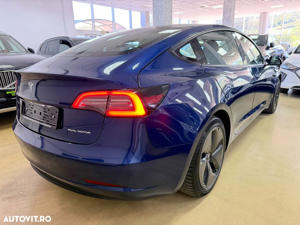 Tesla Model 3 - 9