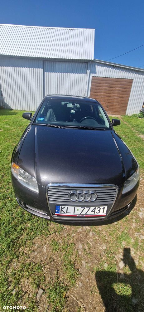 Audi A4 Limousine - 1