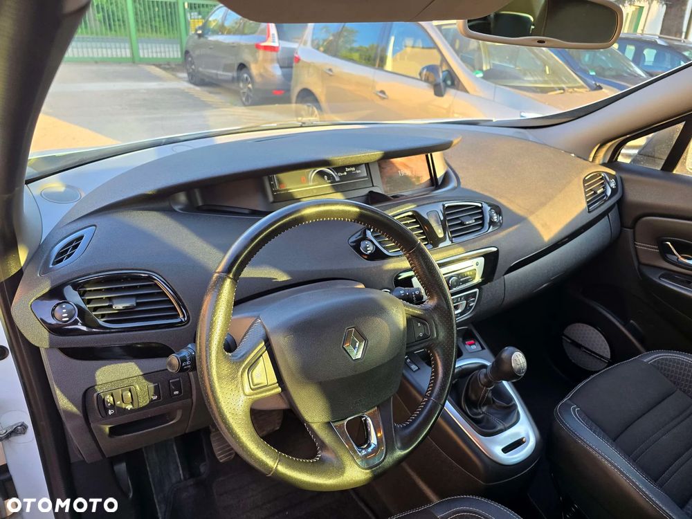 Renault Grand Scenic - 12