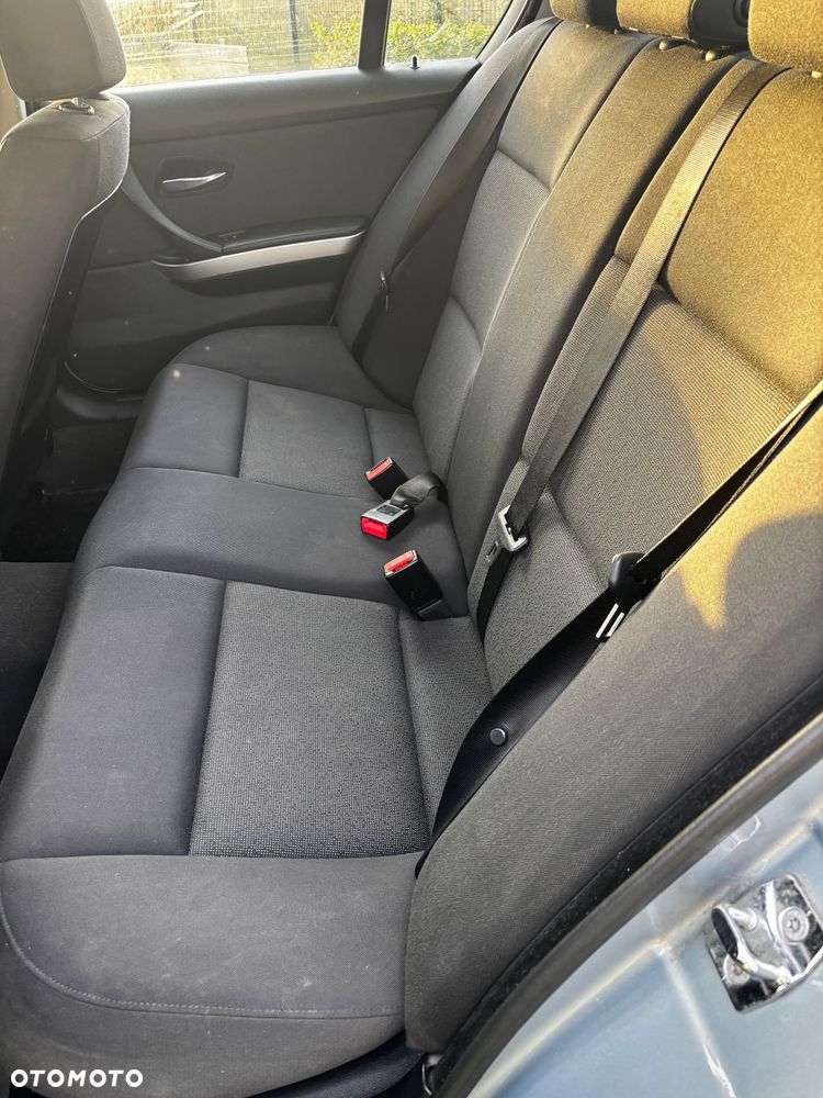 BMW Seria 3 320i - 8