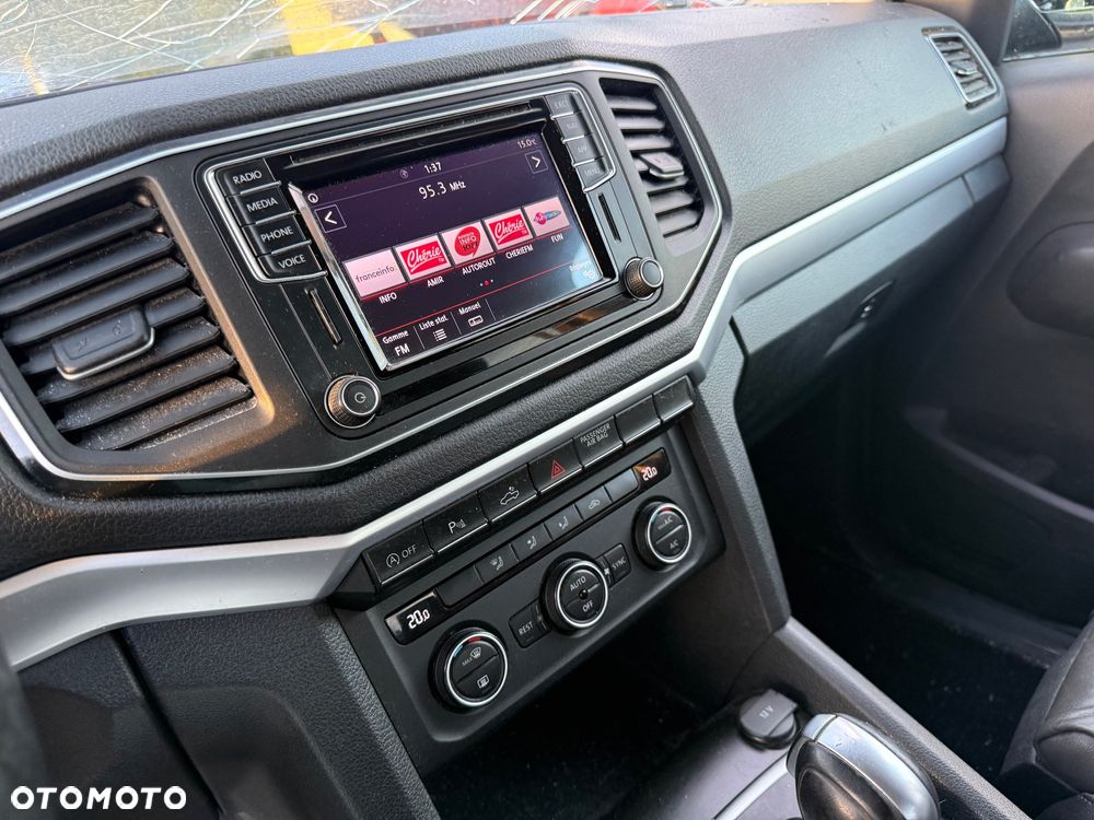 Volkswagen Amarok - 12