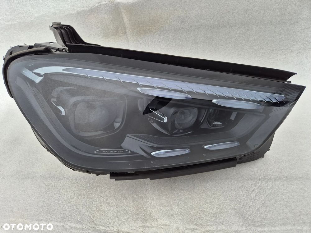 Lampa prawa Mercedes GLE W167 A1679068409 - 2