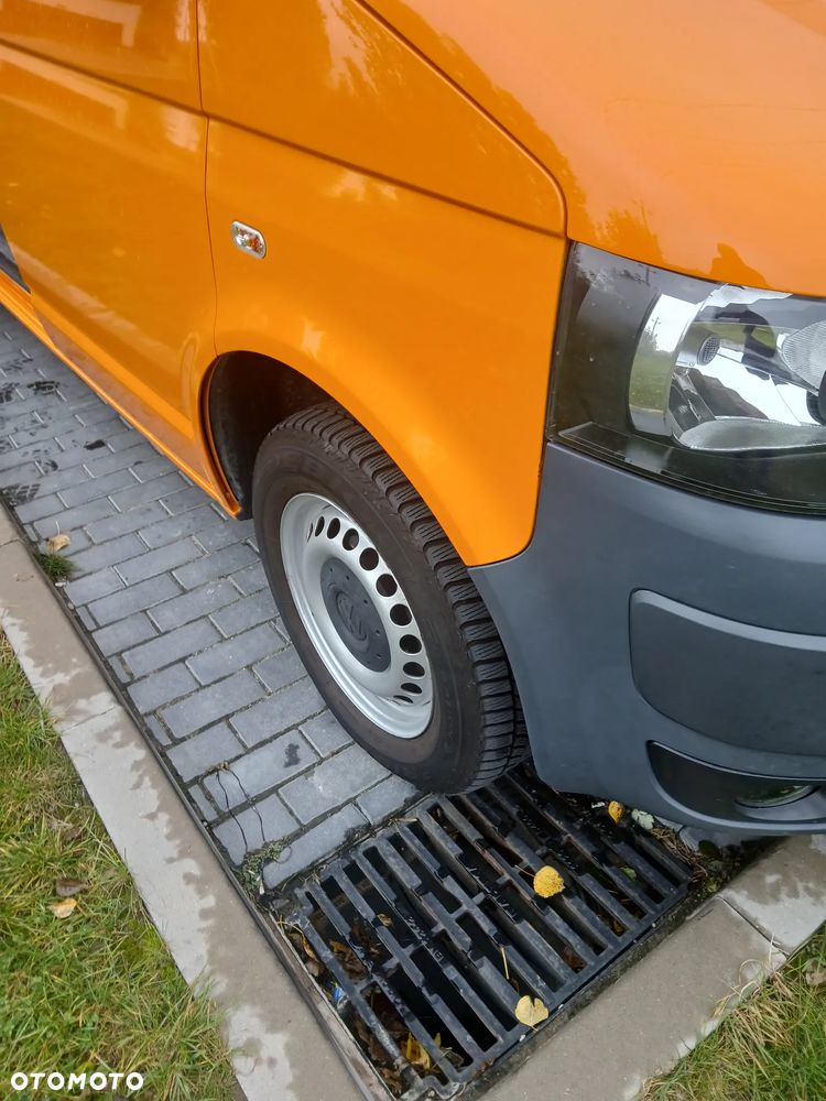 Volkswagen Caravelle - 16