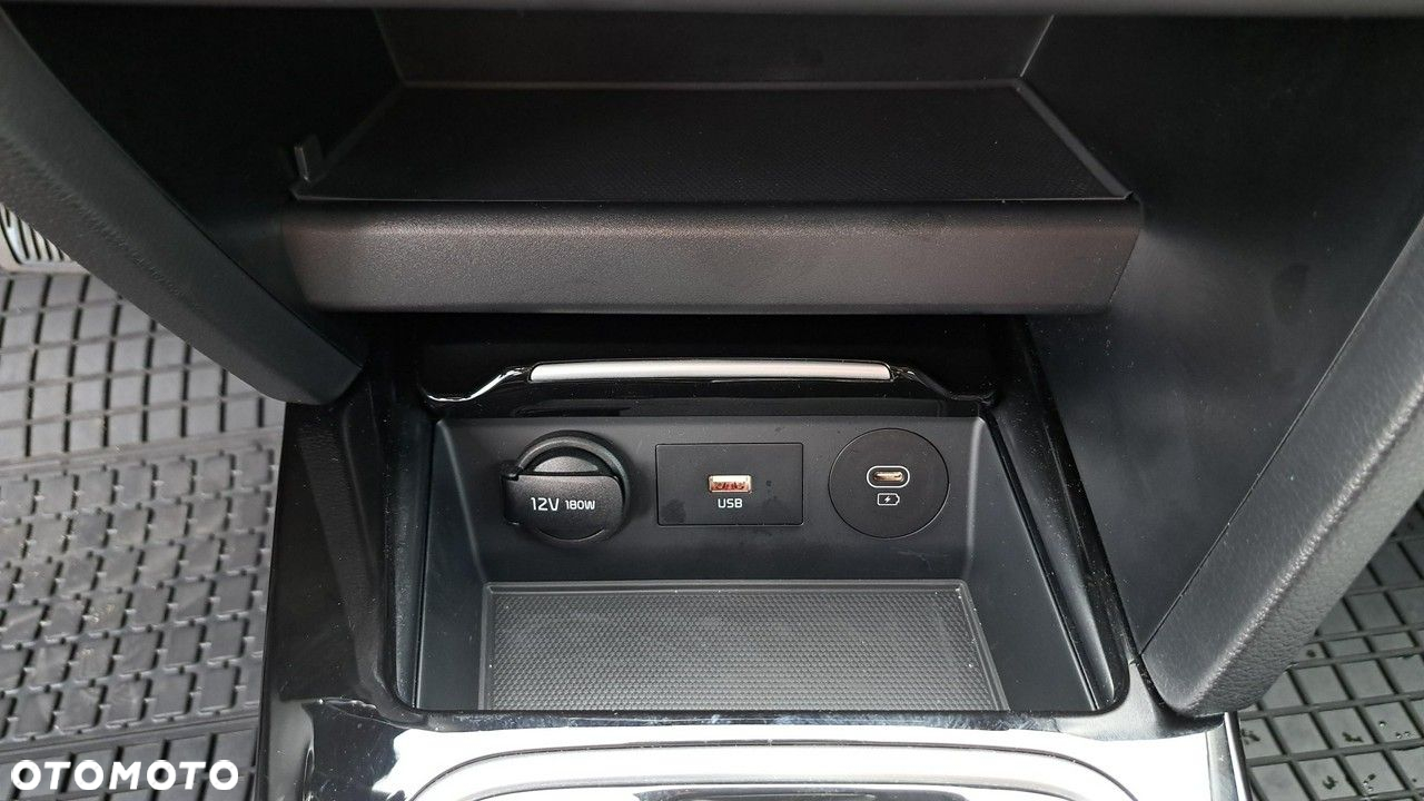 Kia XCeed - 24
