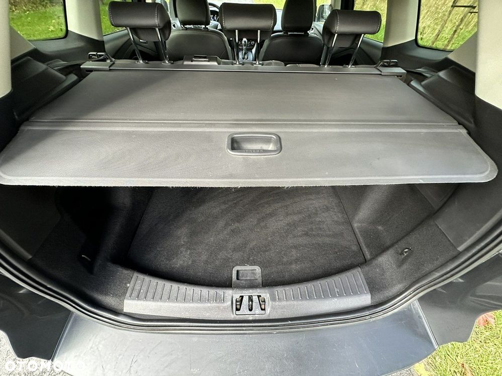 Ford Kuga - 24