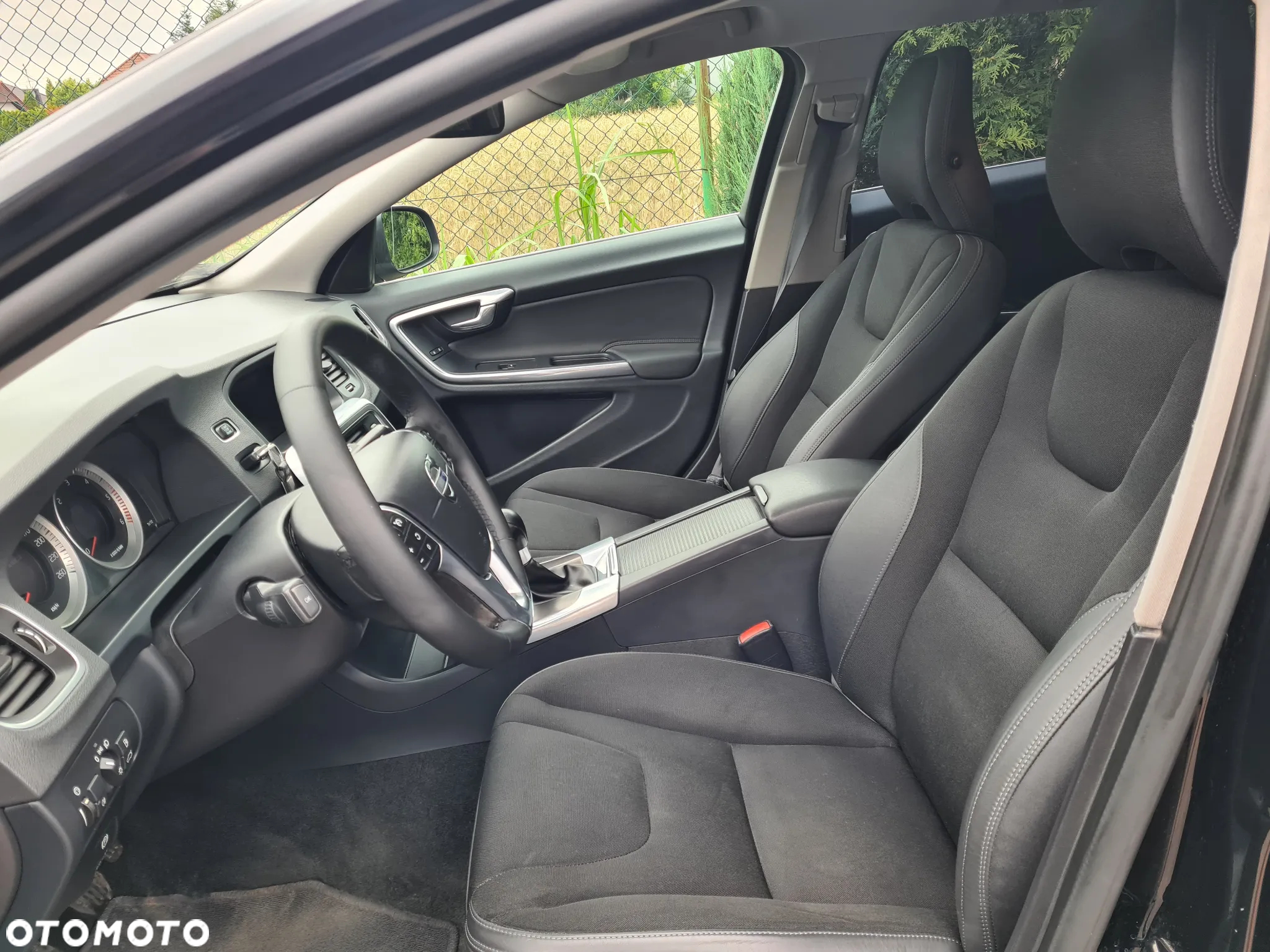 Volvo V60 D4 Momentum - 12