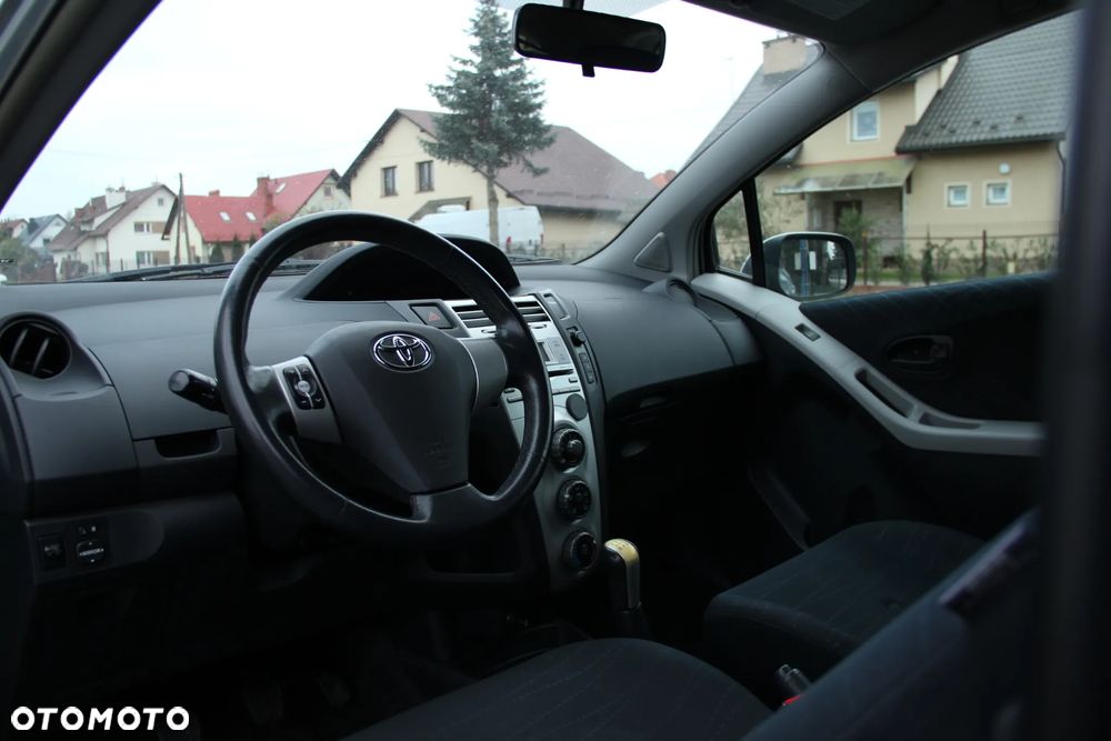 Toyota Yaris - 13