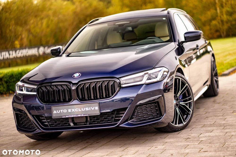 BMW Seria 5 530d xDrive Touring M Sport Edition - 2