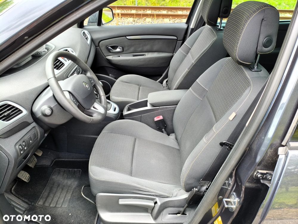 Renault Grand Scenic - 13