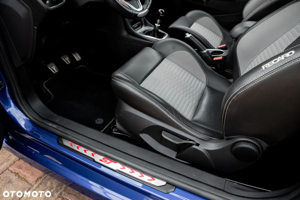 Ford Fiesta 1.6 EcoBoost mit Leder-Sport-Paket ST - 18