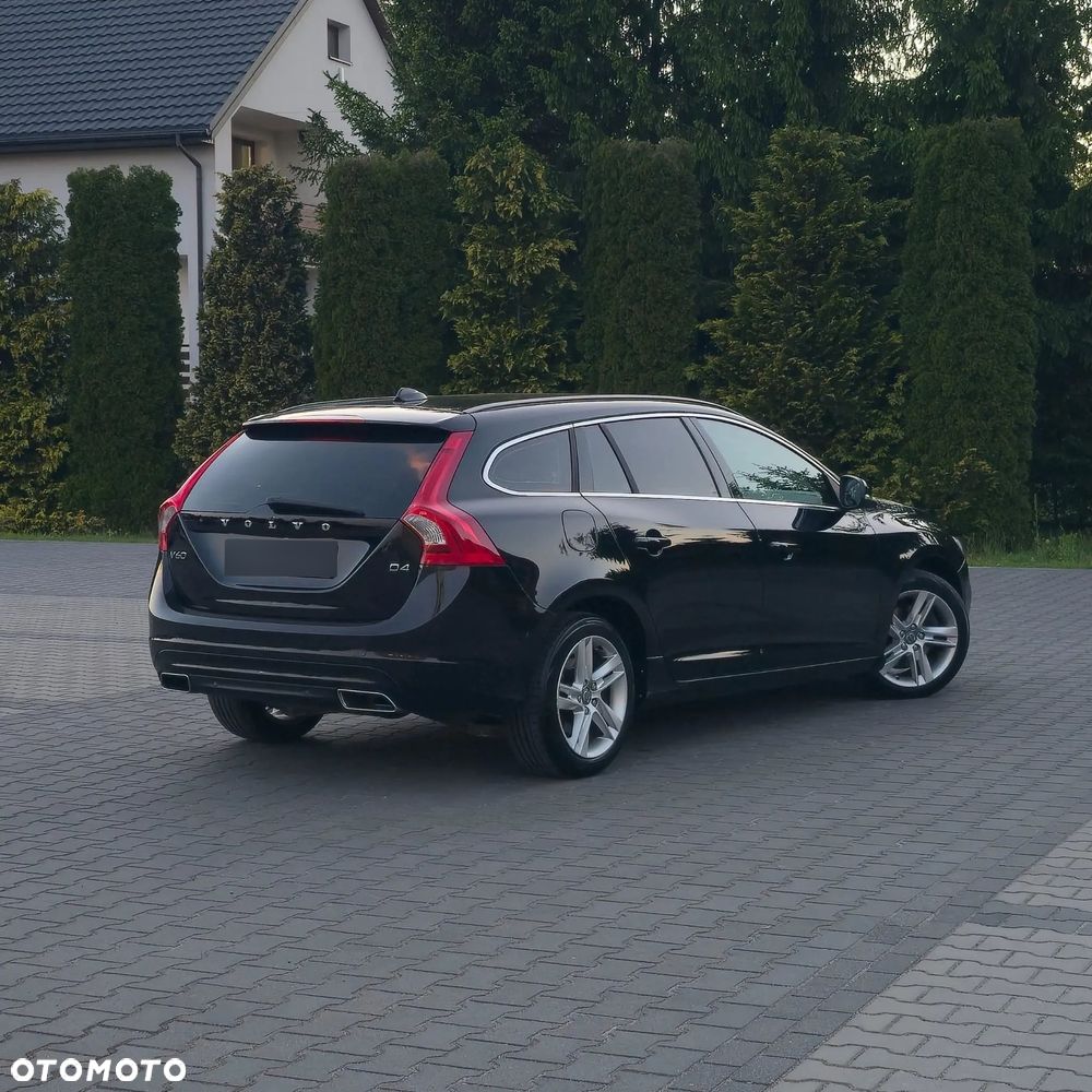 Volvo V60 D4 Momentum - 11