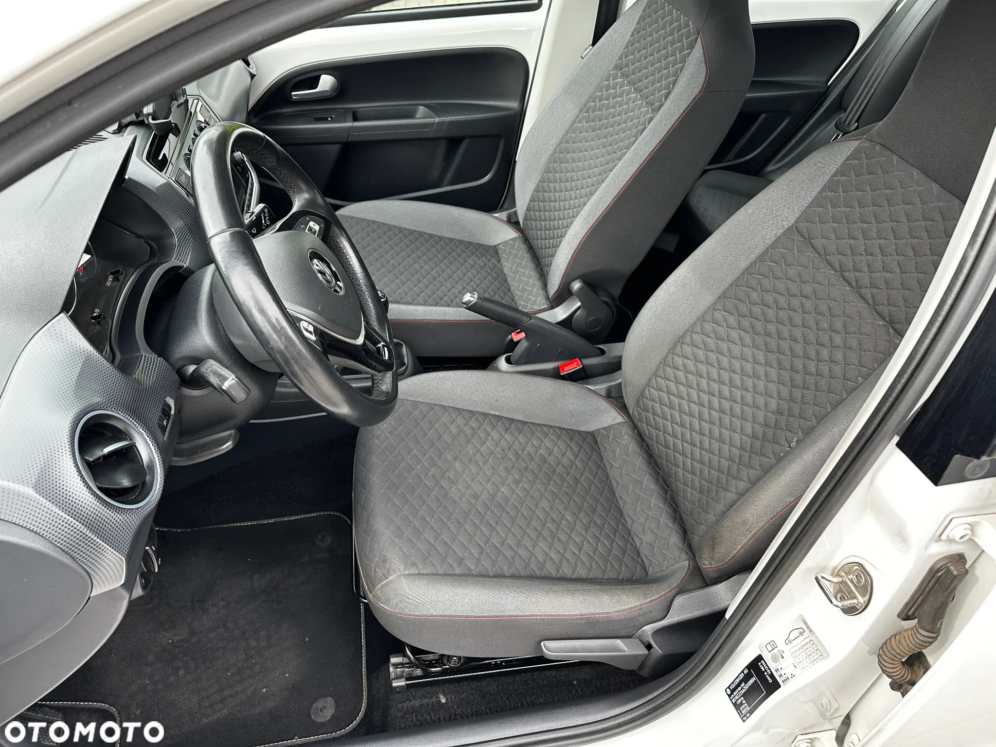 Volkswagen up! - 17
