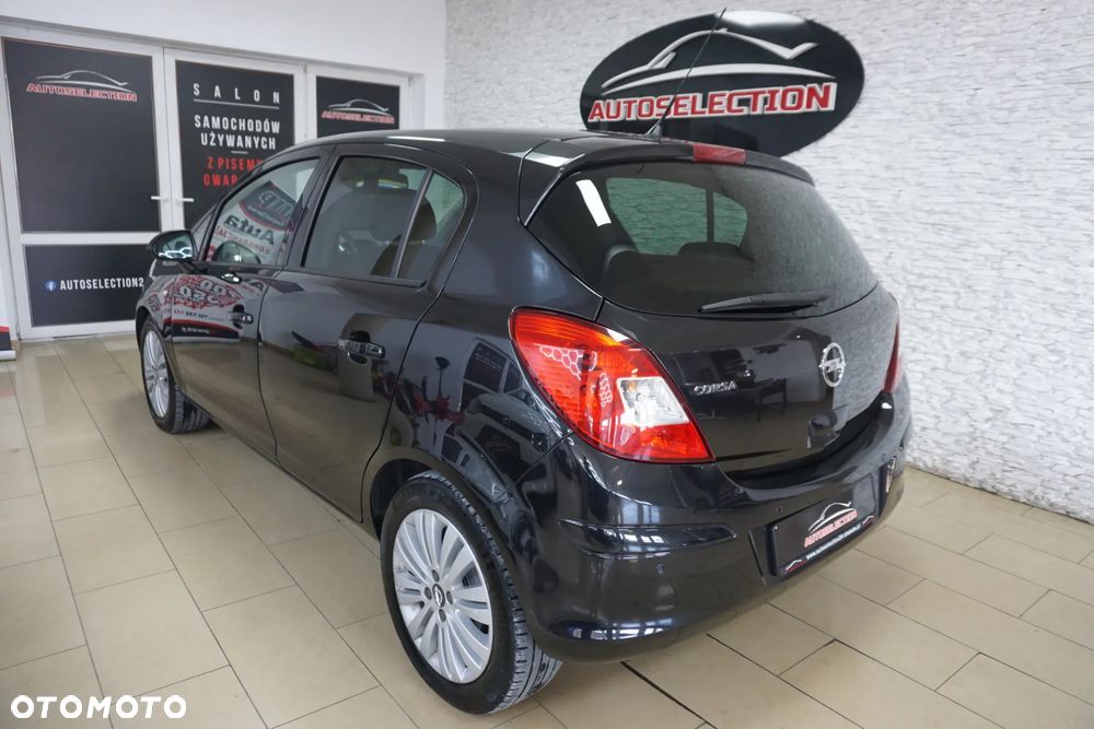 Opel Corsa 1.2 16V Cosmo - 10