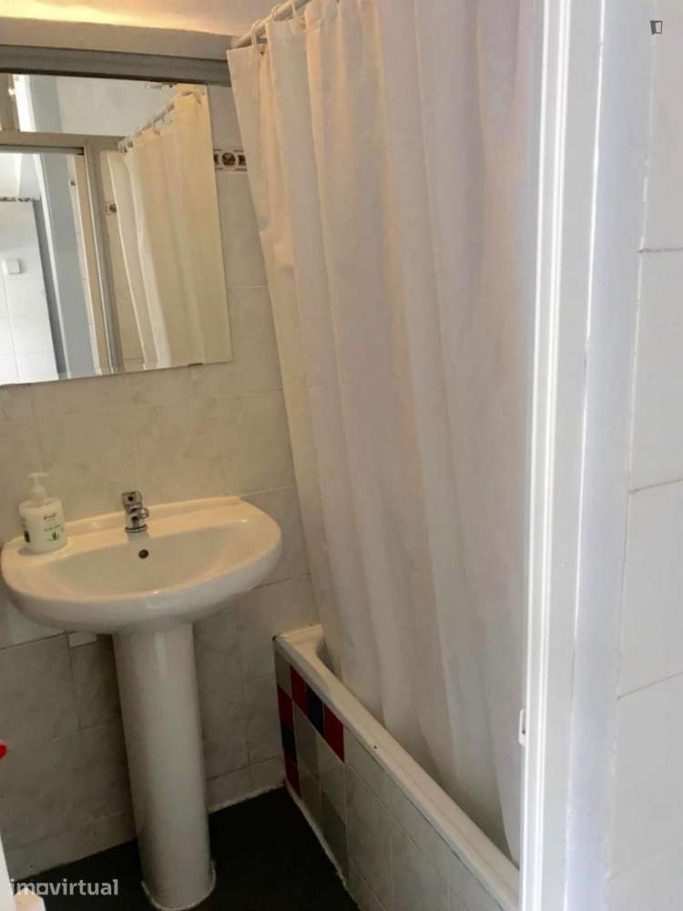 Apartamento com 1 quartos - localizado em Intendente Lisbon - Grande imagem: 4/7