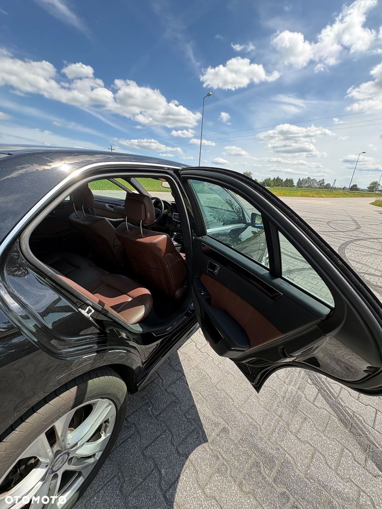 Mercedes-Benz Klasa E 250 CGI BlueEFFICIENCY Avantgarde - 22