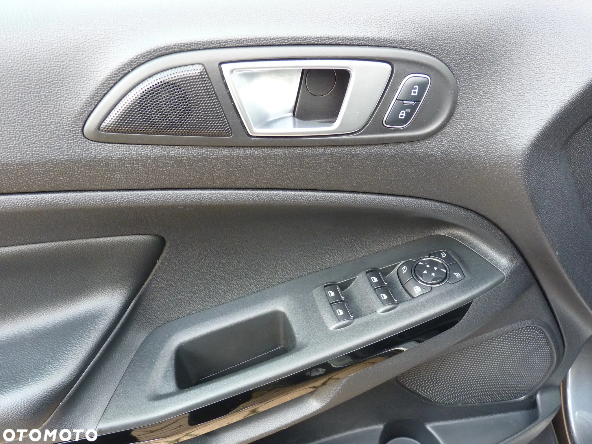 Ford EcoSport 1.0 EcoBoost TITANIUM X - 19