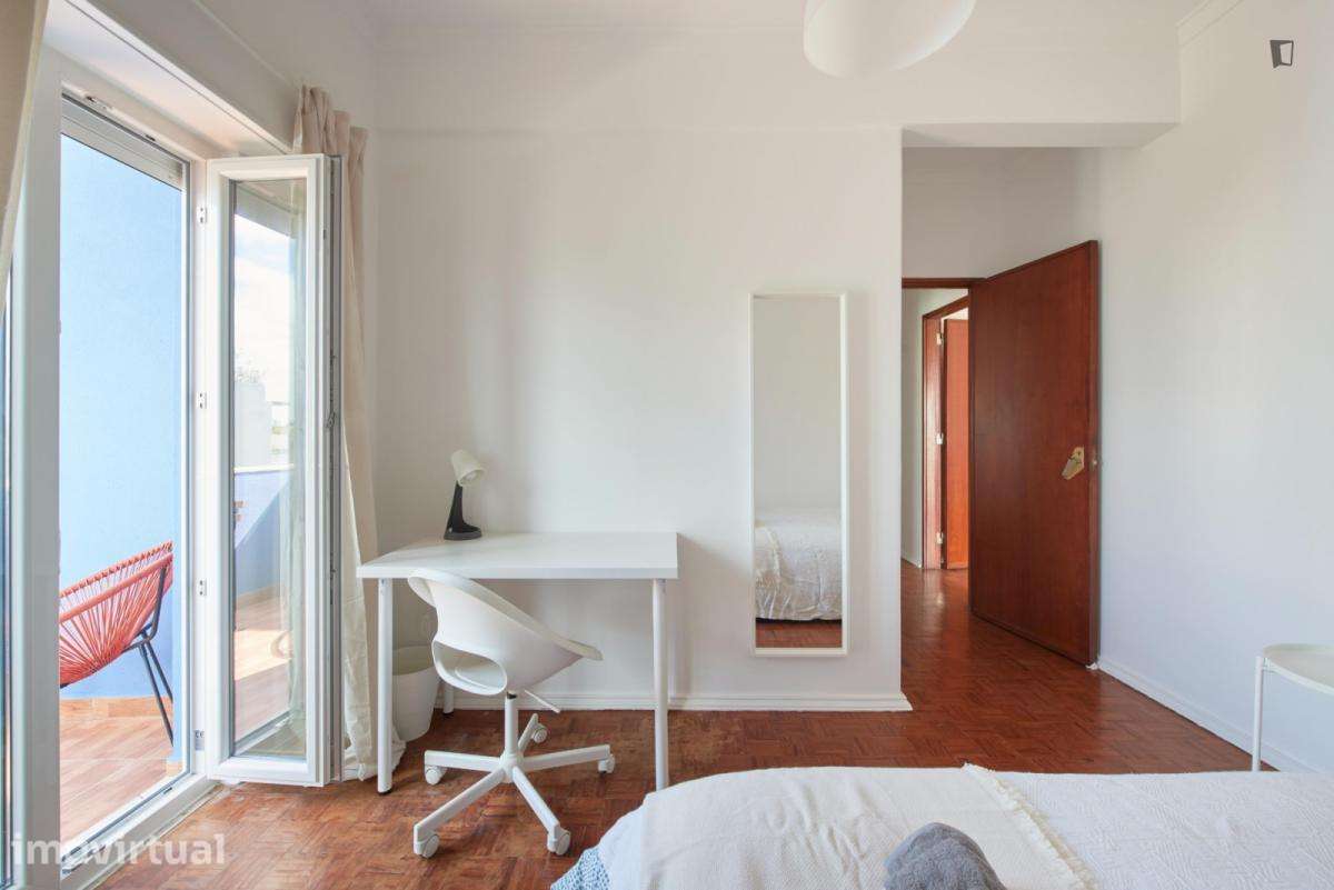 Quarto - localizado em Almada Lisbon - Grande imagem: 3/60