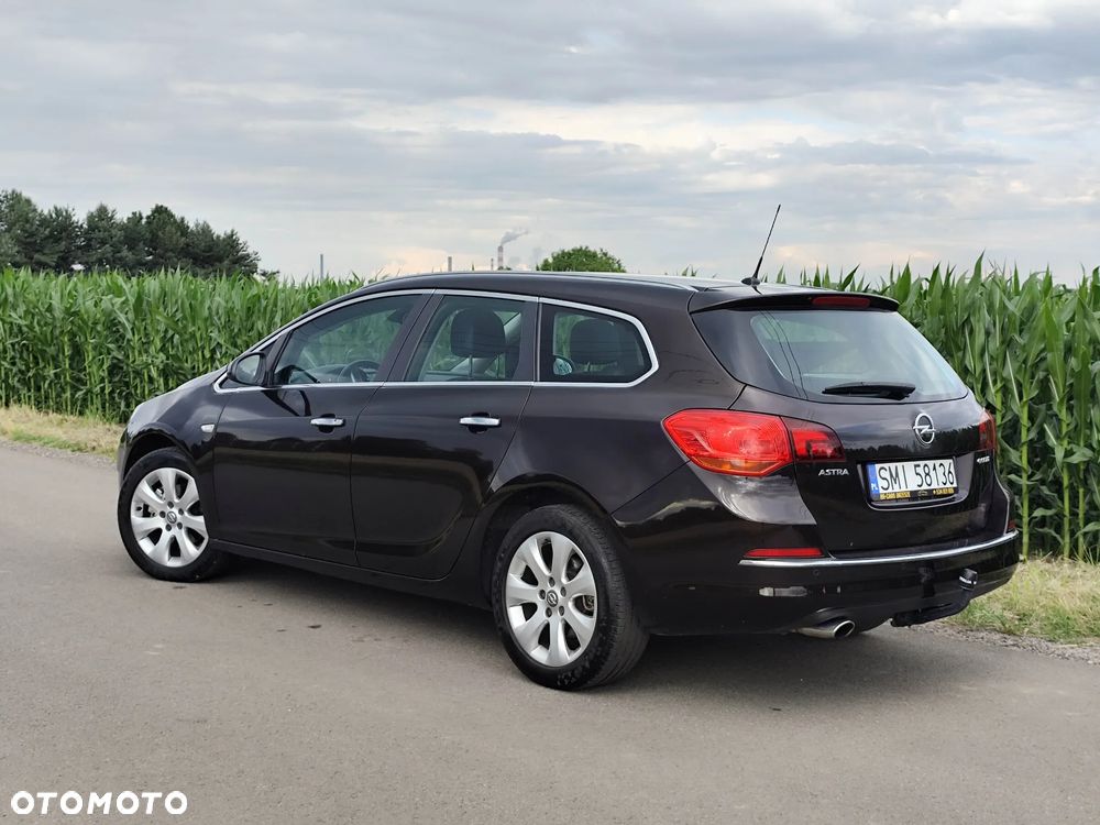 Opel Astra 1.6 SIDI Turbo ecoFLEX Start/Stop Sport - 2
