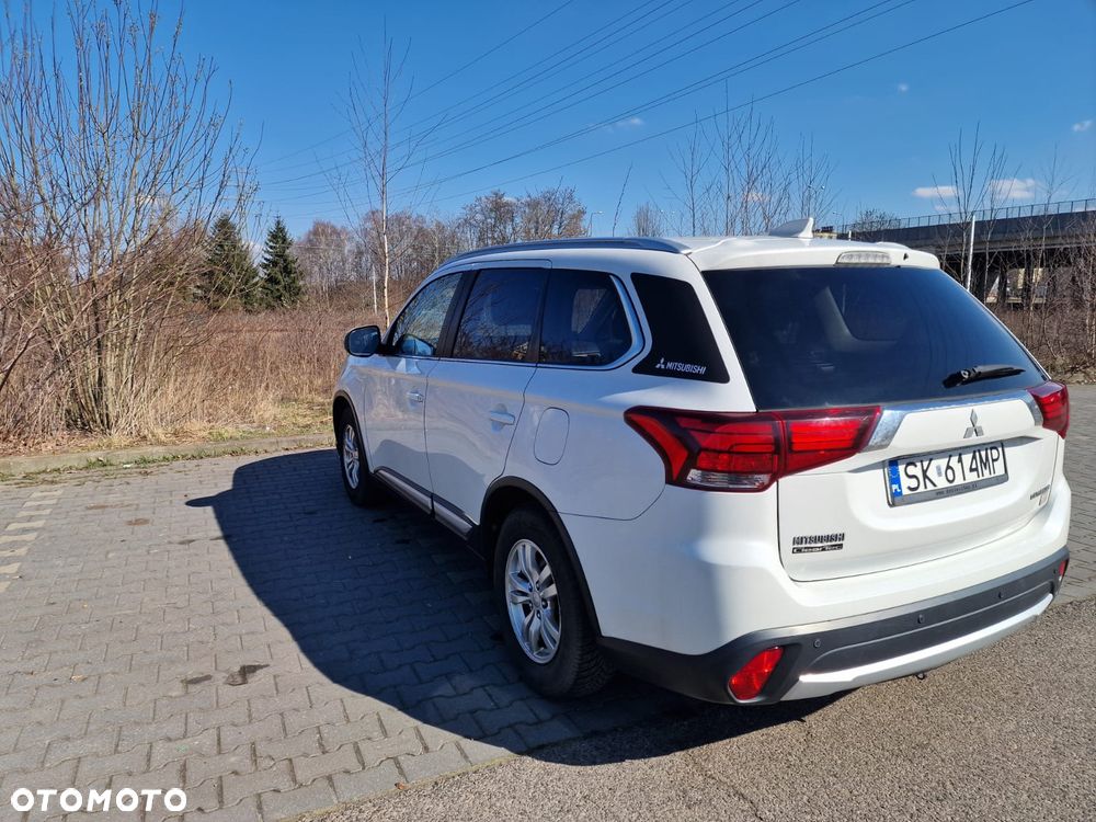 Mitsubishi Outlander 2.0 Intense + Navi 4WD CVT - 7