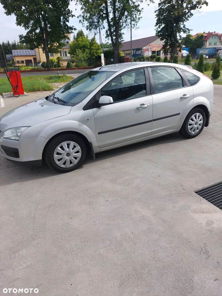 Ford Focus 1.6 Ambiente - 1