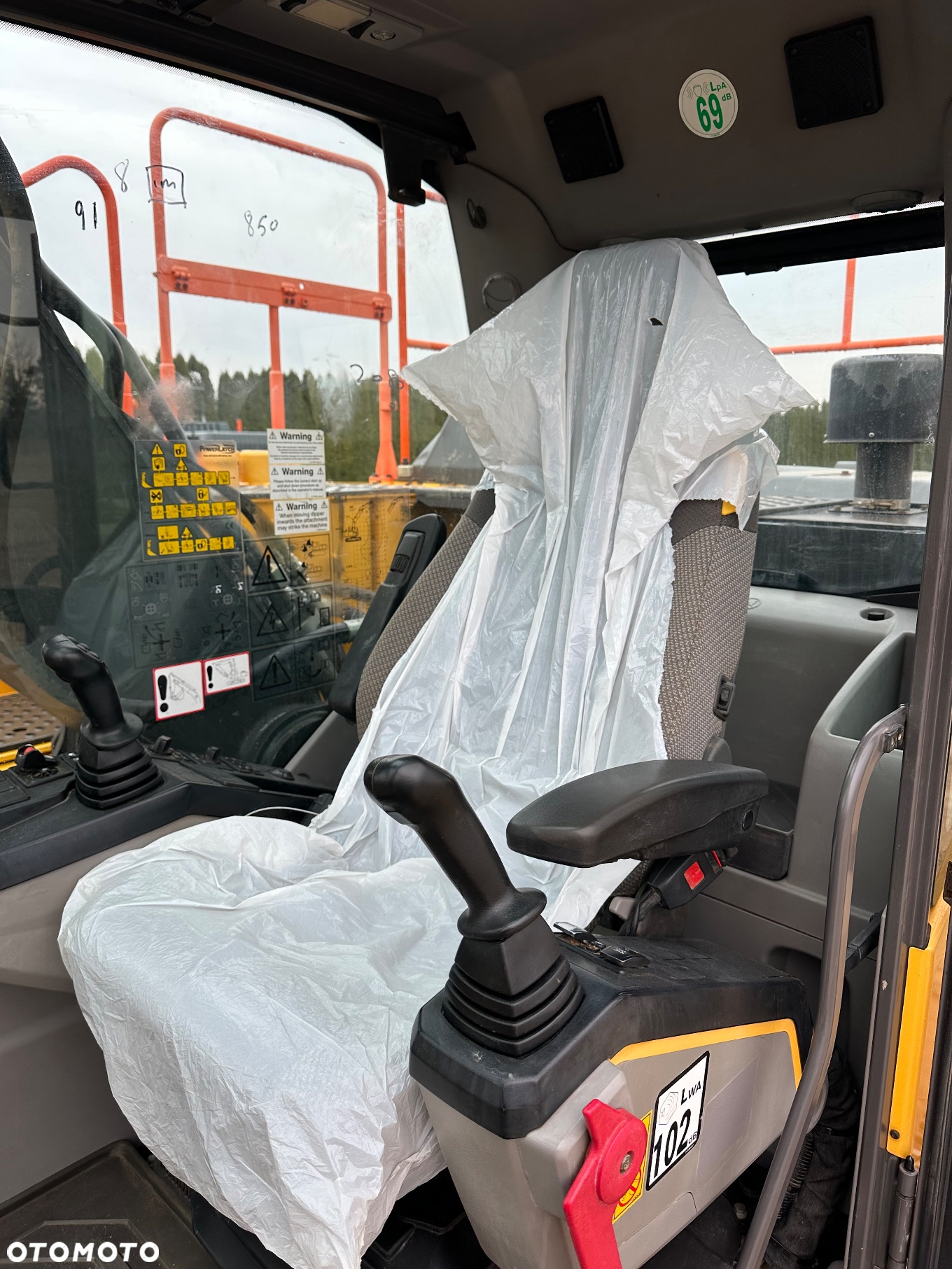 Volvo EC 220 EL - 27