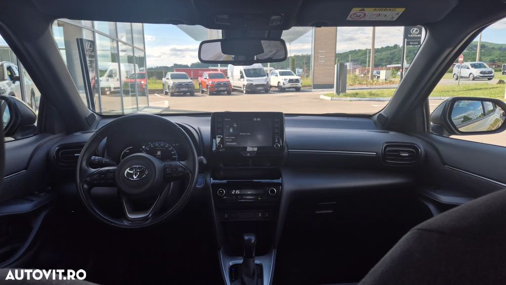 Toyota Yaris Cross 1.5 VVT-i HSD 4x2 Dynamic - 13