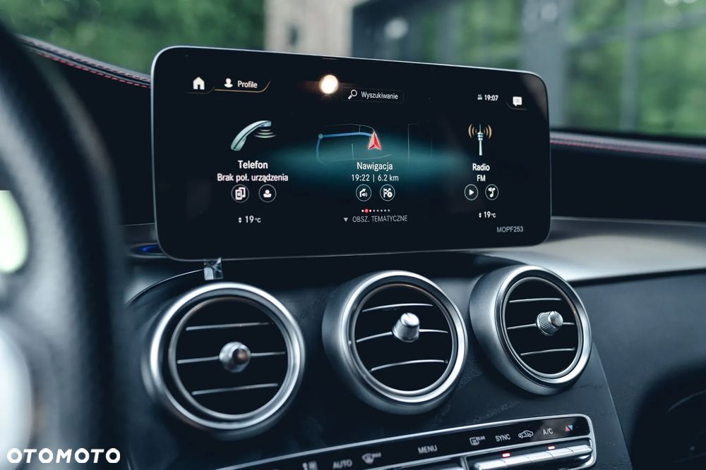 Mercedes-Benz GLC - 24