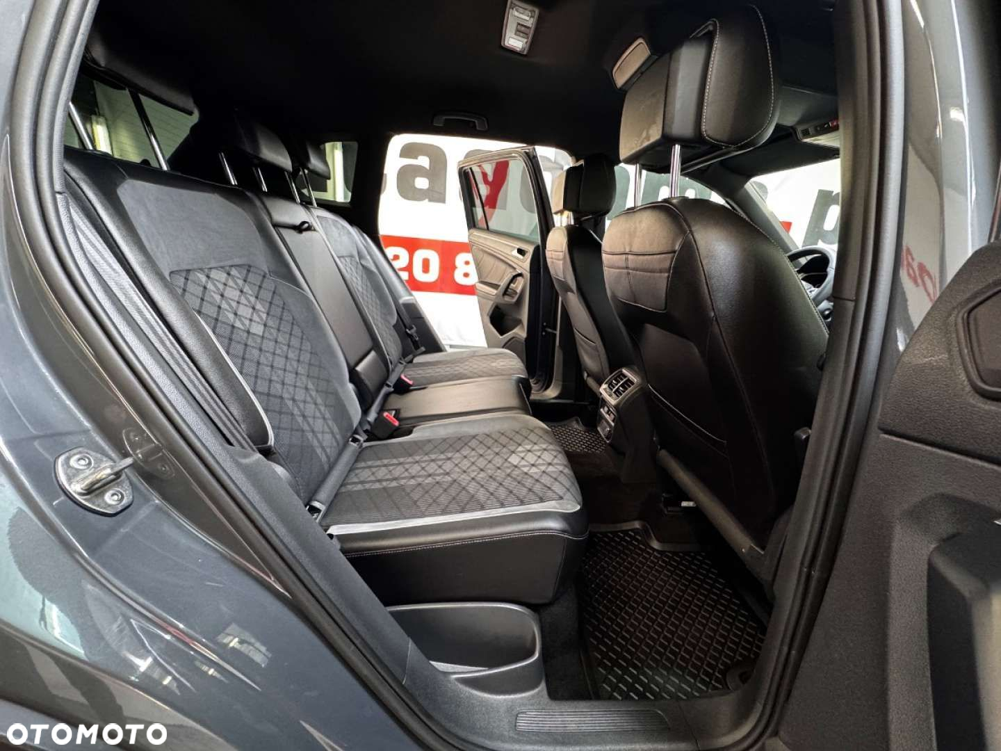 Volkswagen Tiguan - 31