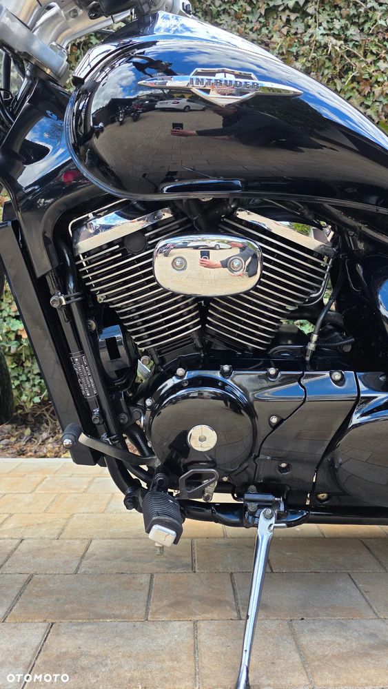 Suzuki Intruder - 26
